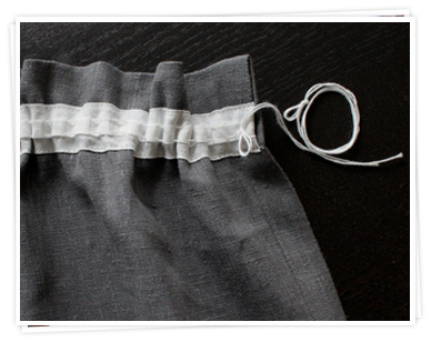 Aufhängemöglichkeiten für Vorhänge mit Schmalem Smokeband Aufhängemöglichkeiten für Vorhänge mit Schmalem Smokeband